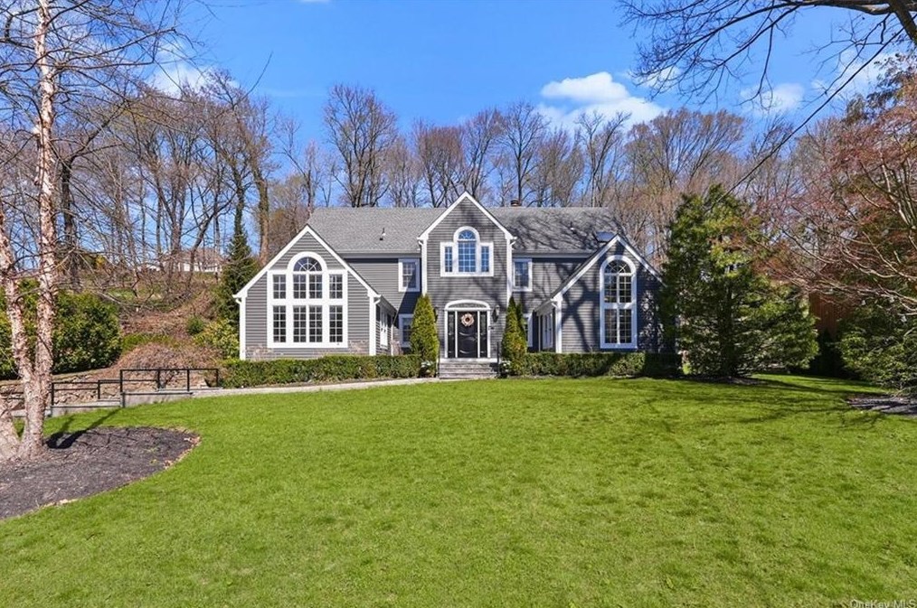 41 Hillair Cir, White Plains, NY 10605