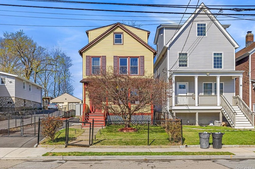 96 State St, Crotonville, NY 10562