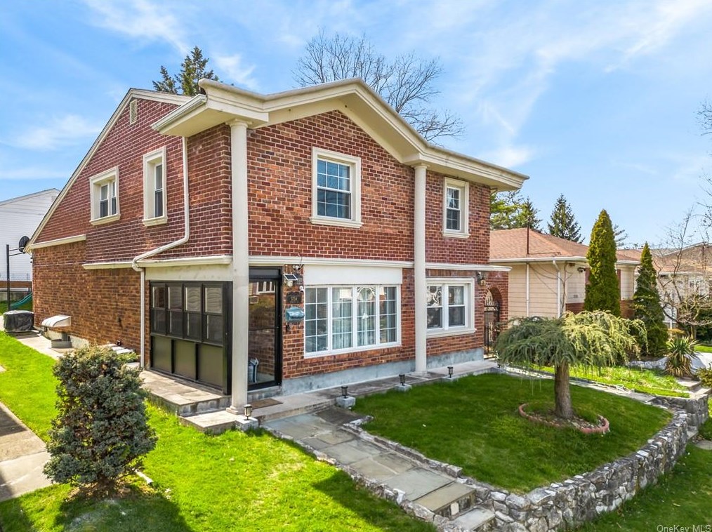 57-54 Hewlett St, Flushing, NY 11362-2230