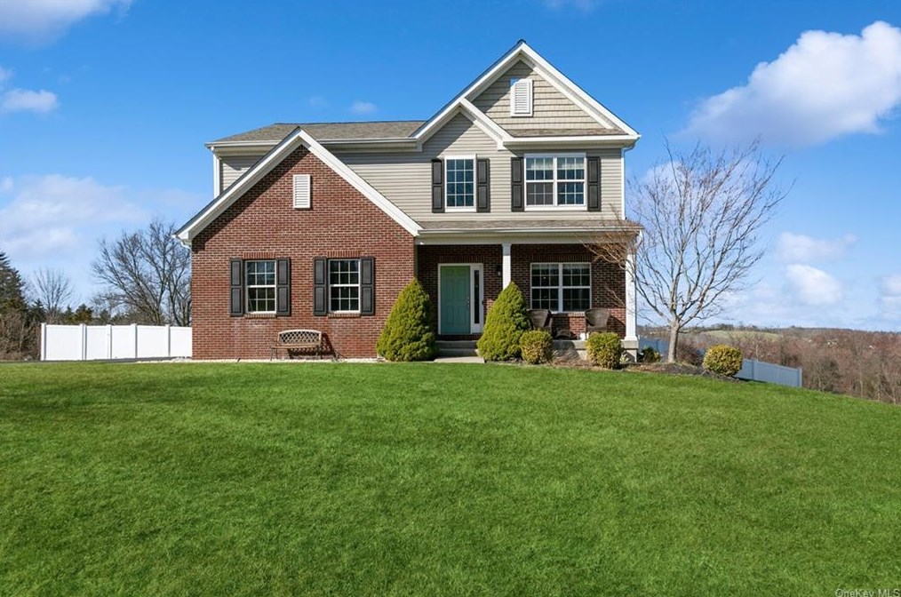 68 Hill View Dr, Florida, NY 10921