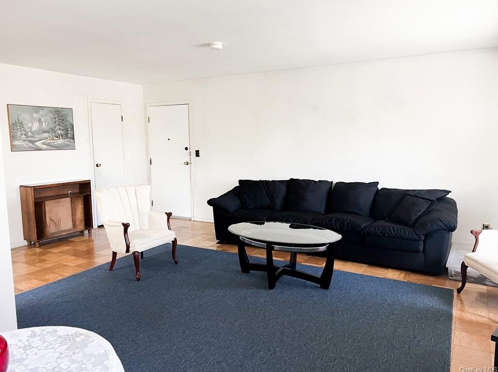 3 Hampton Ct #e, Yorktown Hgts, NY 10598