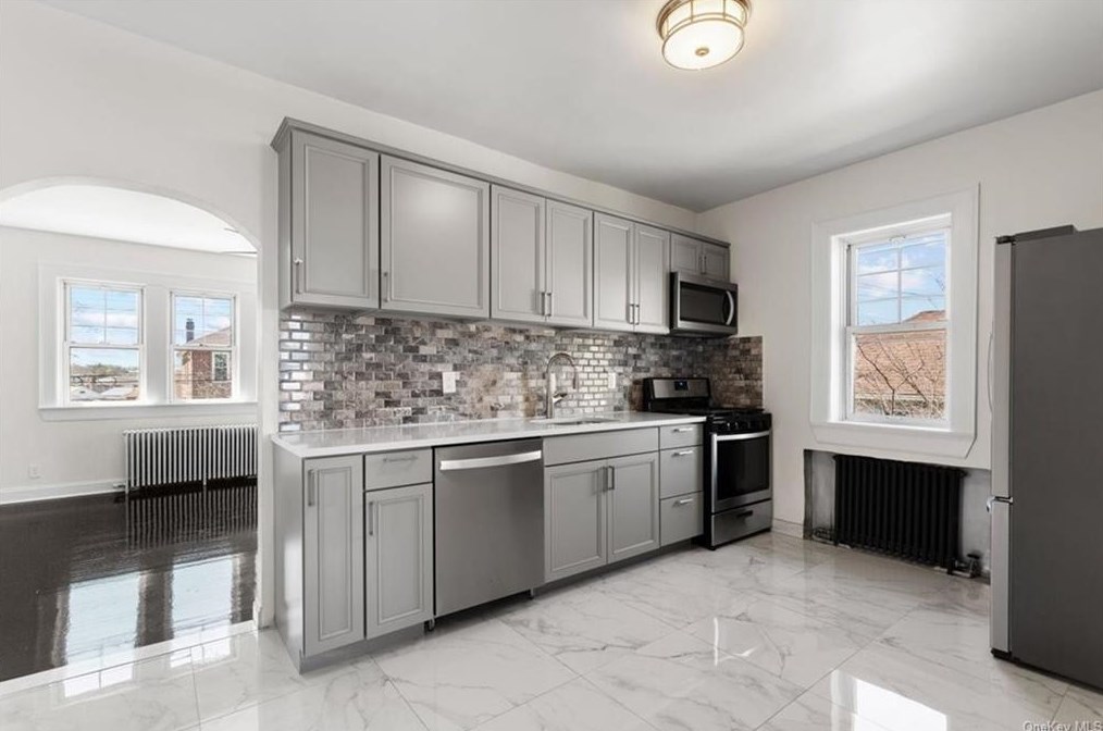 280 Hayward St, Yonkers, NY 10704