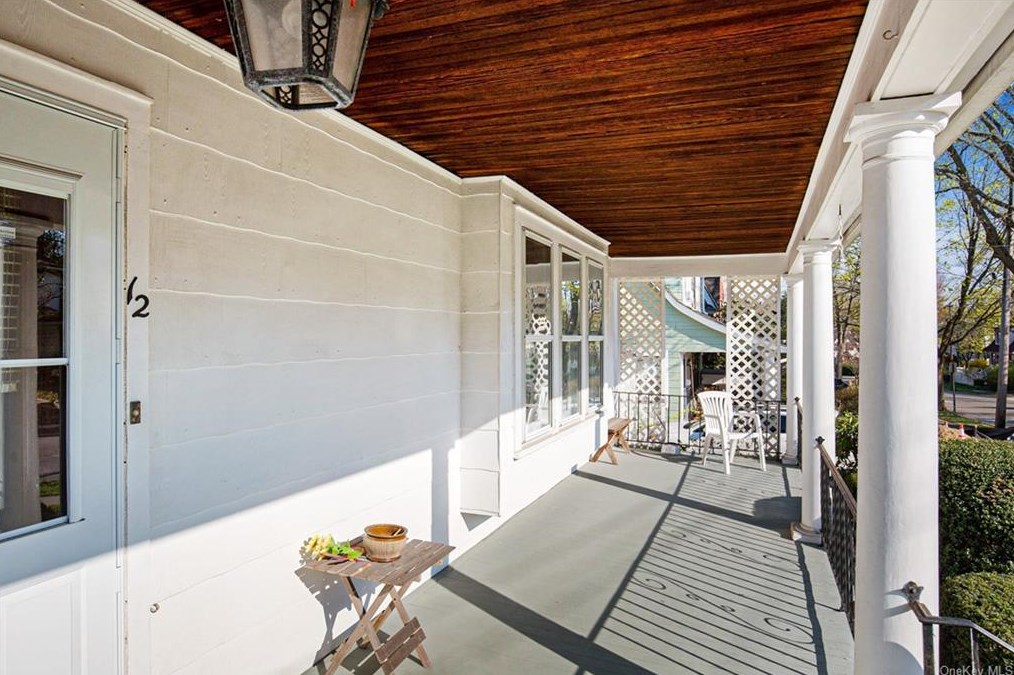 12 Bursley Pl, White Plains, NY 10605