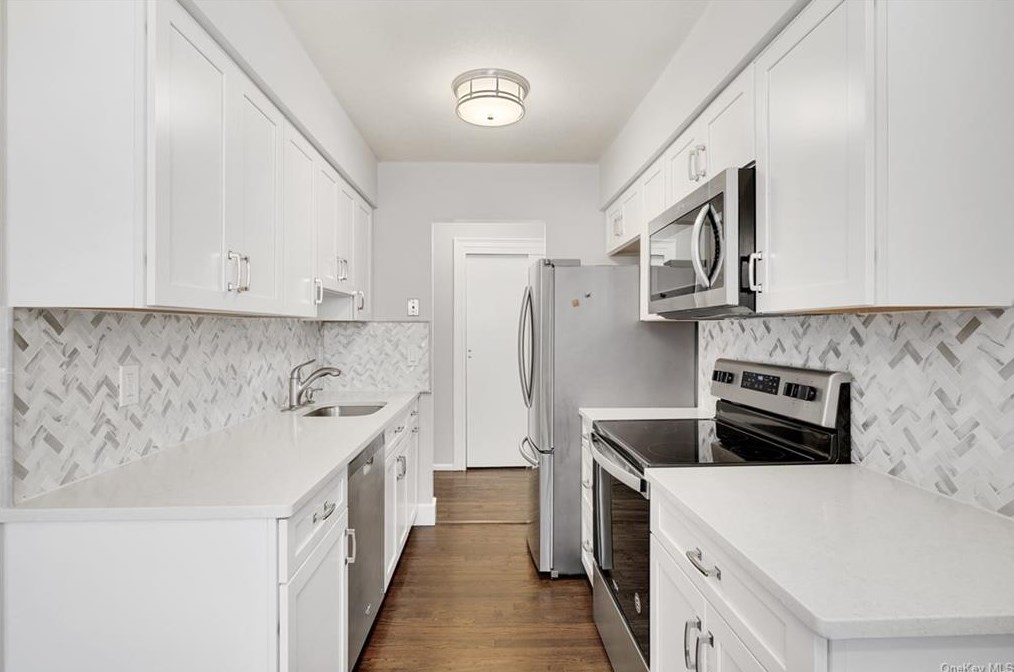 114 Nottingham Rd Apt H, Bedford Hills, NY