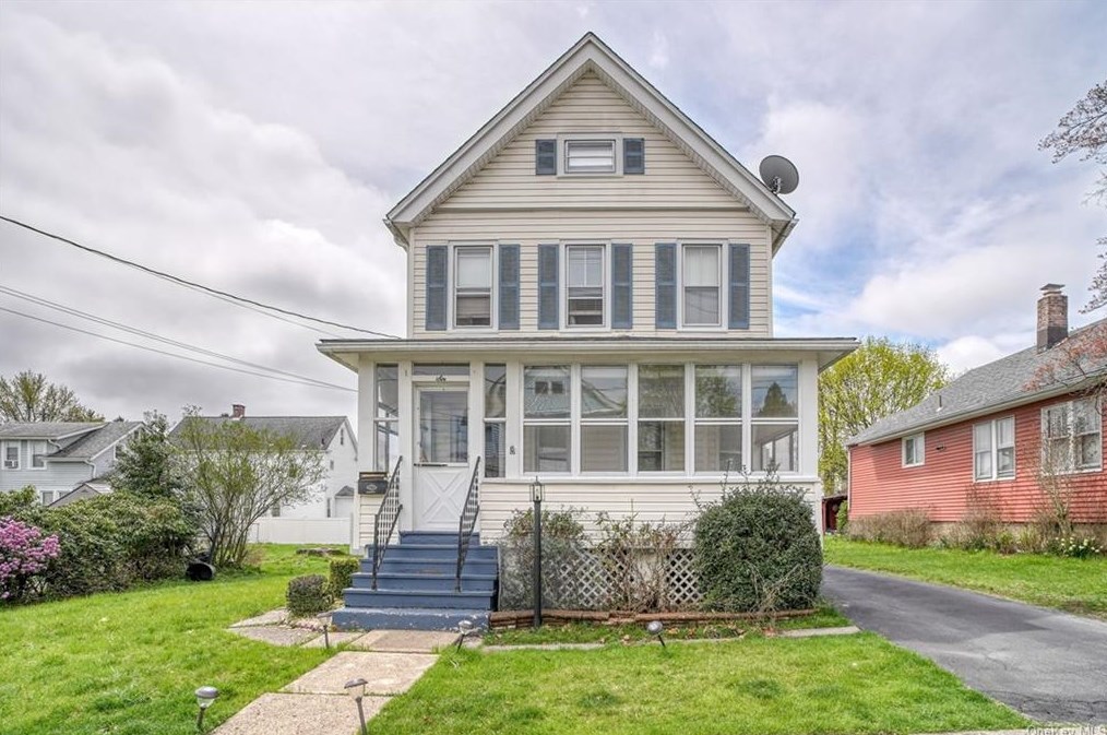 6 Independence Ave, Middletown, NY 10940