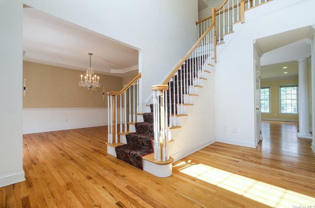 2 Ascot Cir, Mount Kisco, NY 10549-4753