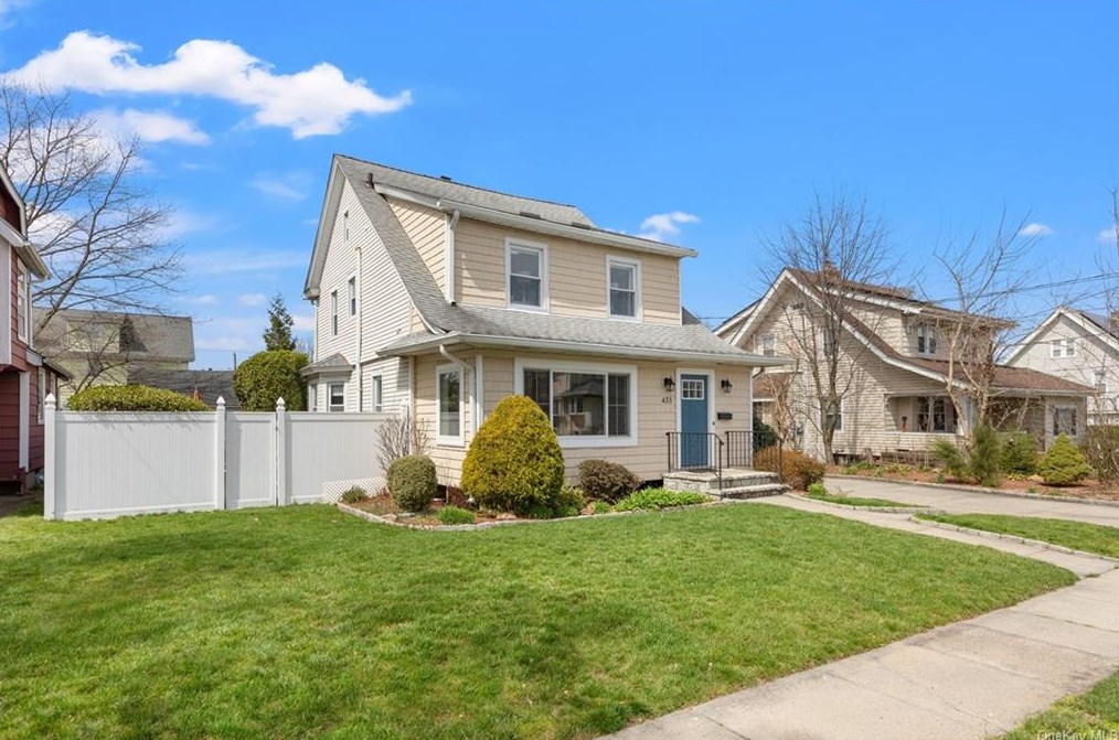 433 Marlborough Rd, Yonkers, NY 10701-6709