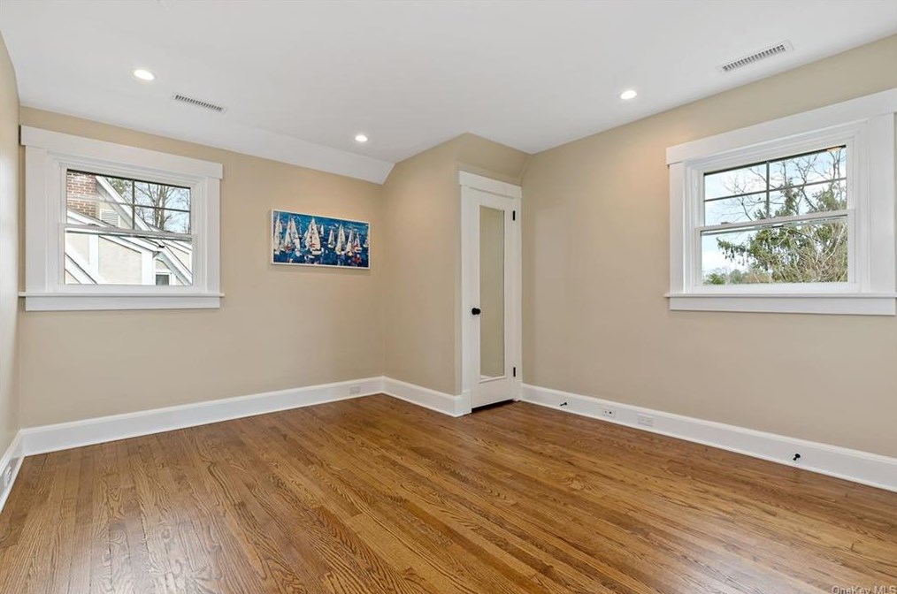 68 Grand St, Croton On Hudson NY  10520-2518 exterior