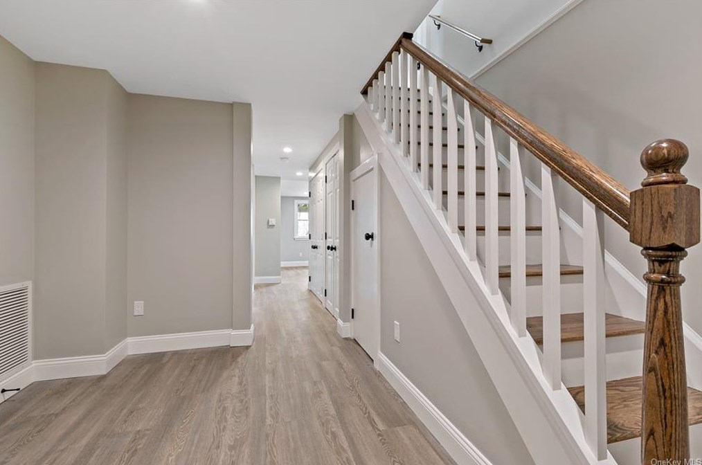 68 Grand St, Croton On Hudson NY  10520-2518 exterior