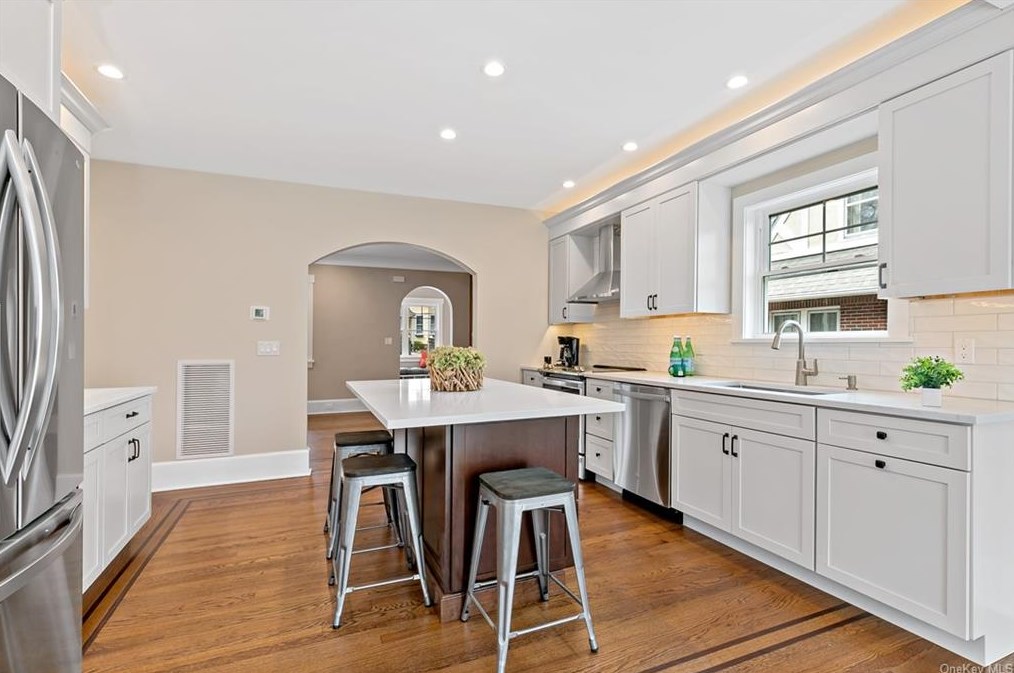 68 Grand St, Croton On Hudson NY  10520-2518 exterior