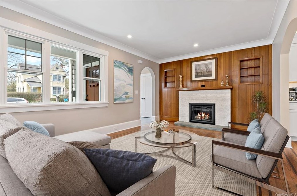 68 Grand St, Croton On Hudson NY  10520-2519 exterior