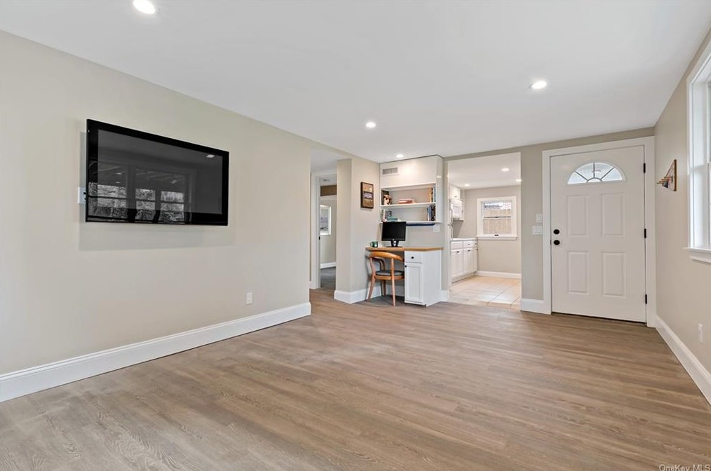 68 Grand St, Croton On Hudson NY  10520-2518 exterior