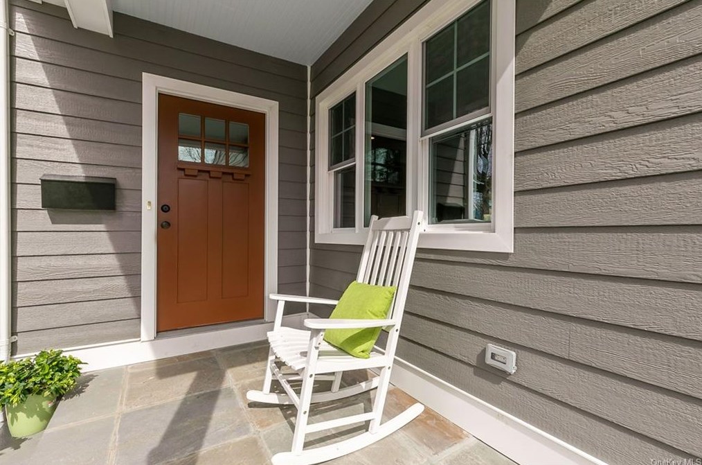 68 Grand St, Croton On Hudson NY  10520-2518 exterior