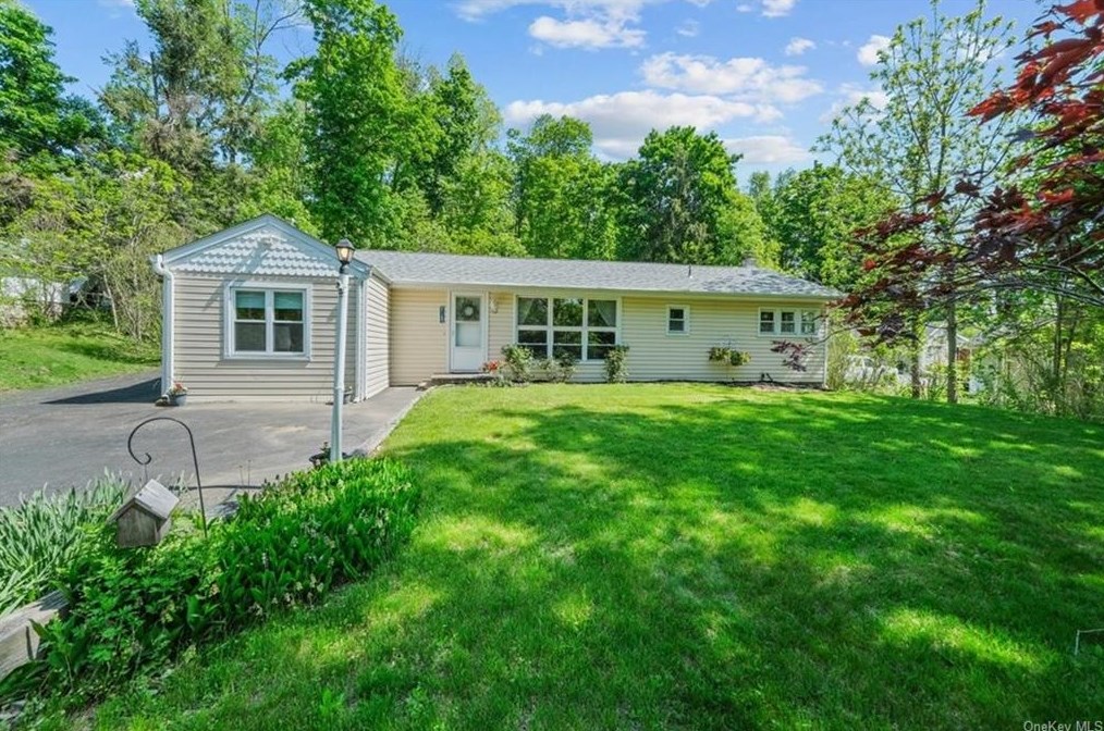 24 Terry Hill Rd, Kent Lakes, NY 10512