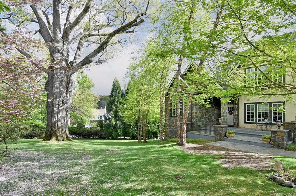 17 Pintail Rd, Irvington On Hudson, NY 10533-1027