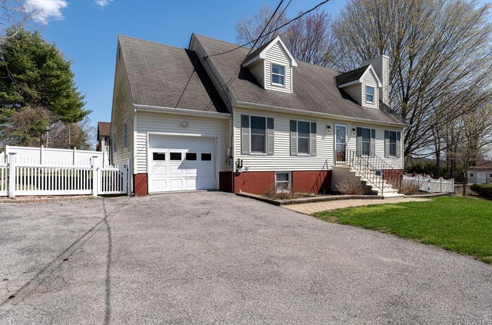 138 Hill St, Mahopac, NY 10541