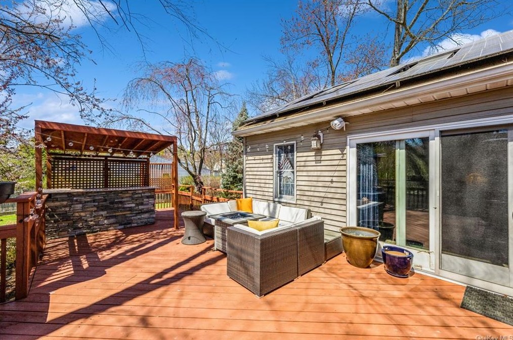 181 Ehrhardt Rd, Chestnut Ridge NY  10965-1930 exterior