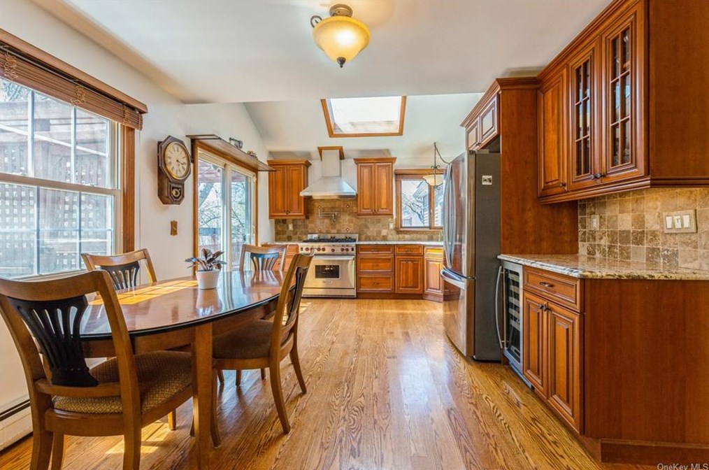 181 Ehrhardt Rd, Chestnut Ridge, NY 10965-1335