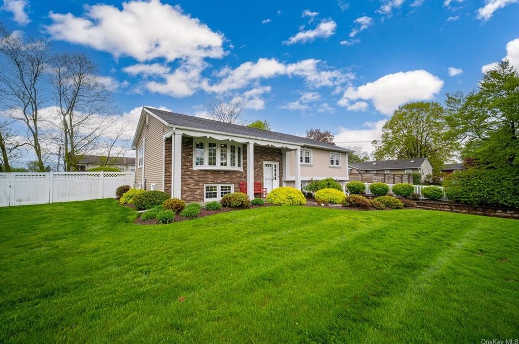 2 Judd Cir, Newburgh, NY 12553-7431