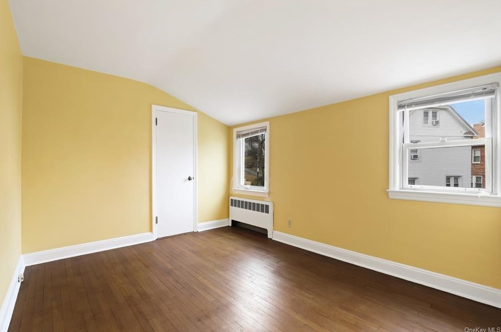 287 Kimball Ave, Yonkers NY  10704-3031 exterior