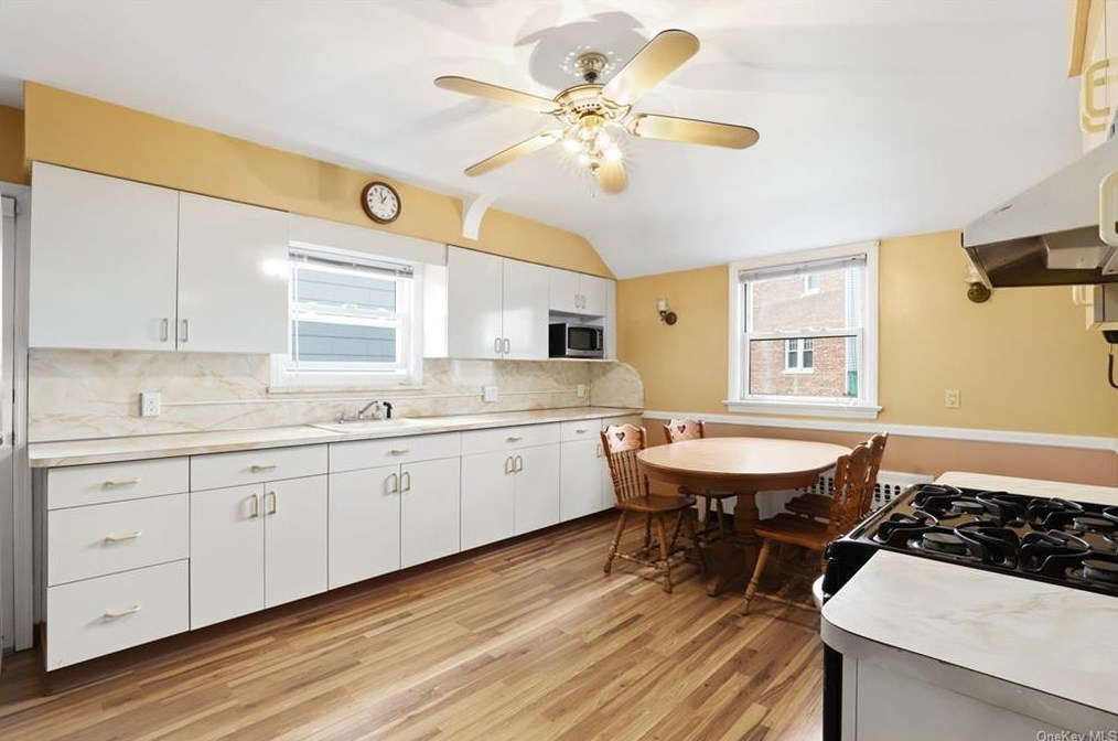 287 Kimball Ave, Yonkers NY  10704-3031 exterior