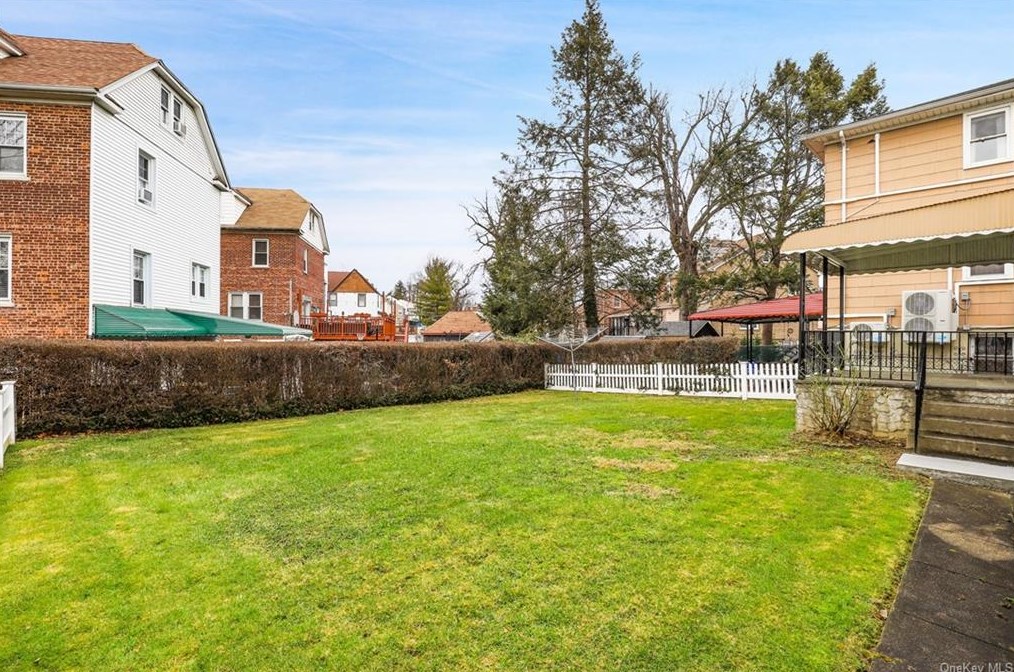 287 Kimball Ave, Yonkers NY  10704-3031 exterior
