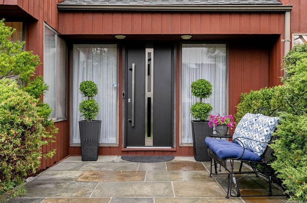 15 Pheasant Run, Scarsdale, NY 10583