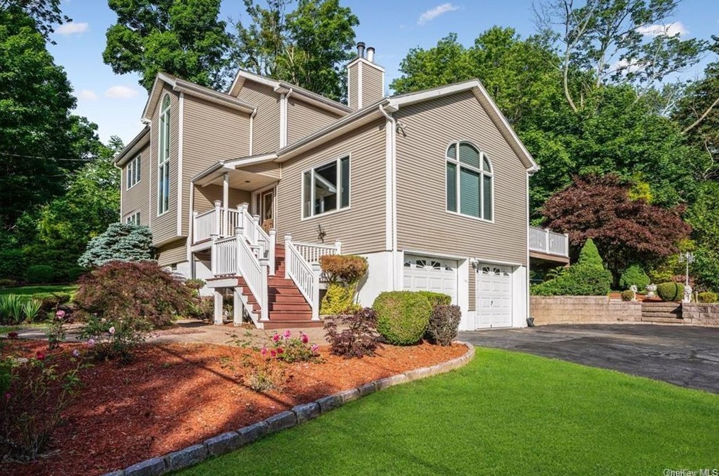 64 Brayton Rd, Kent Lakes, NY 10512