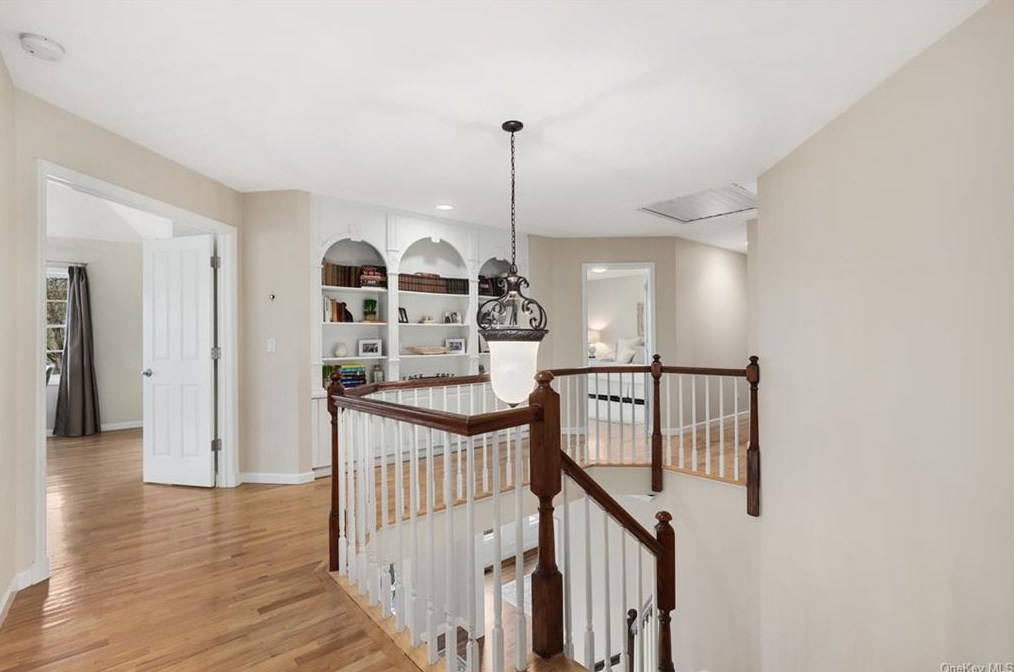 65 Brundige Dr, Goldens Bridge NY  10526-1413 exterior