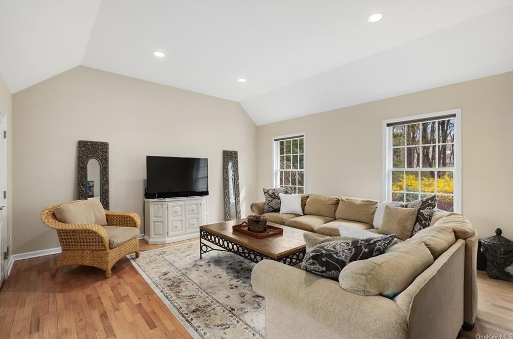 65 Brundige Dr, Goldens Bridge NY  10526-1413 exterior