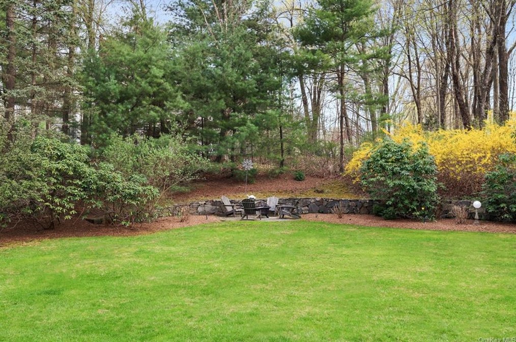65 Brundige Dr, Goldens Bridge NY  10526-1413 exterior