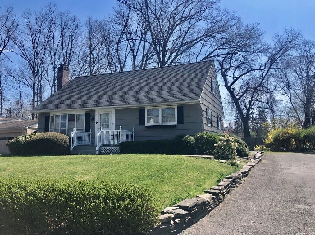 4 Brookside Ave, Newburgh, NY 12550-3017