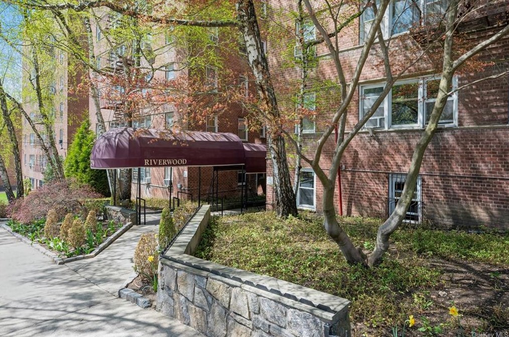 279 N Broadway #5-l, Yonkers, NY 10701