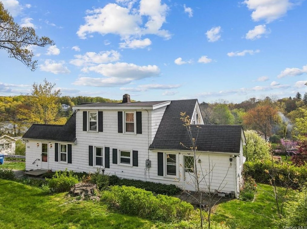 122 Fern Ln, Mahopac, NY 10541