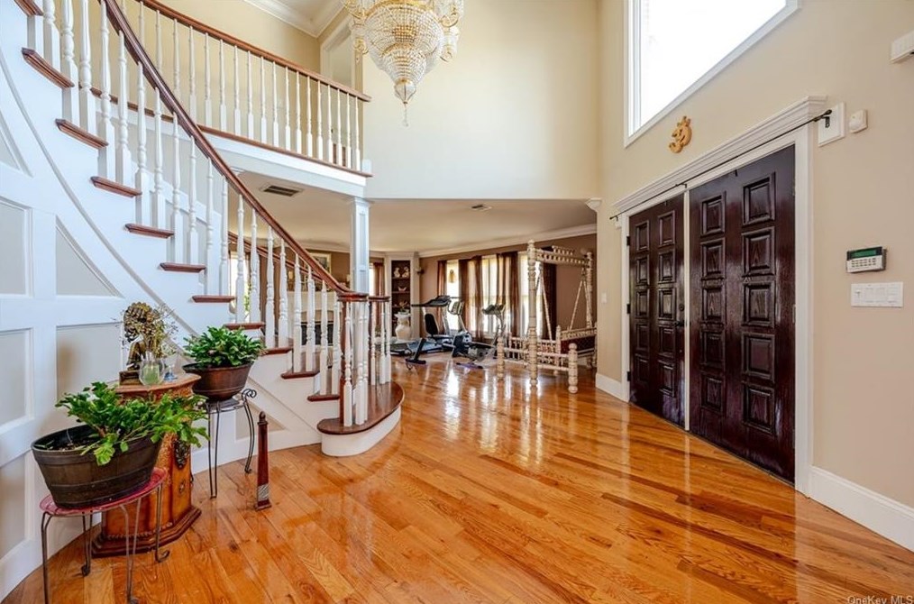 106 Palermo St, Central Islip, NY 11722