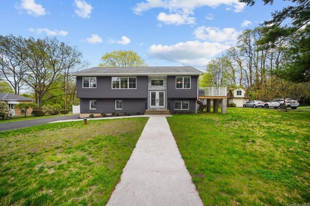 10 Sandhage Dr, Chestnut Ridge, NY 10965-1628