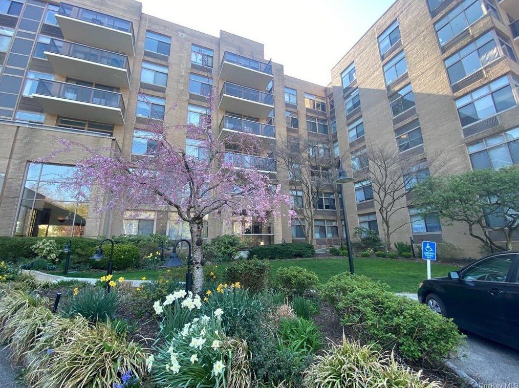 35 N Chatsworth Ave Apt 4q, Larchmont, NY