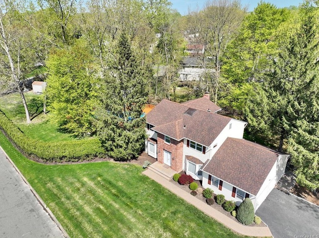 9 Gage Ct, Tappan, NY 10983-1618