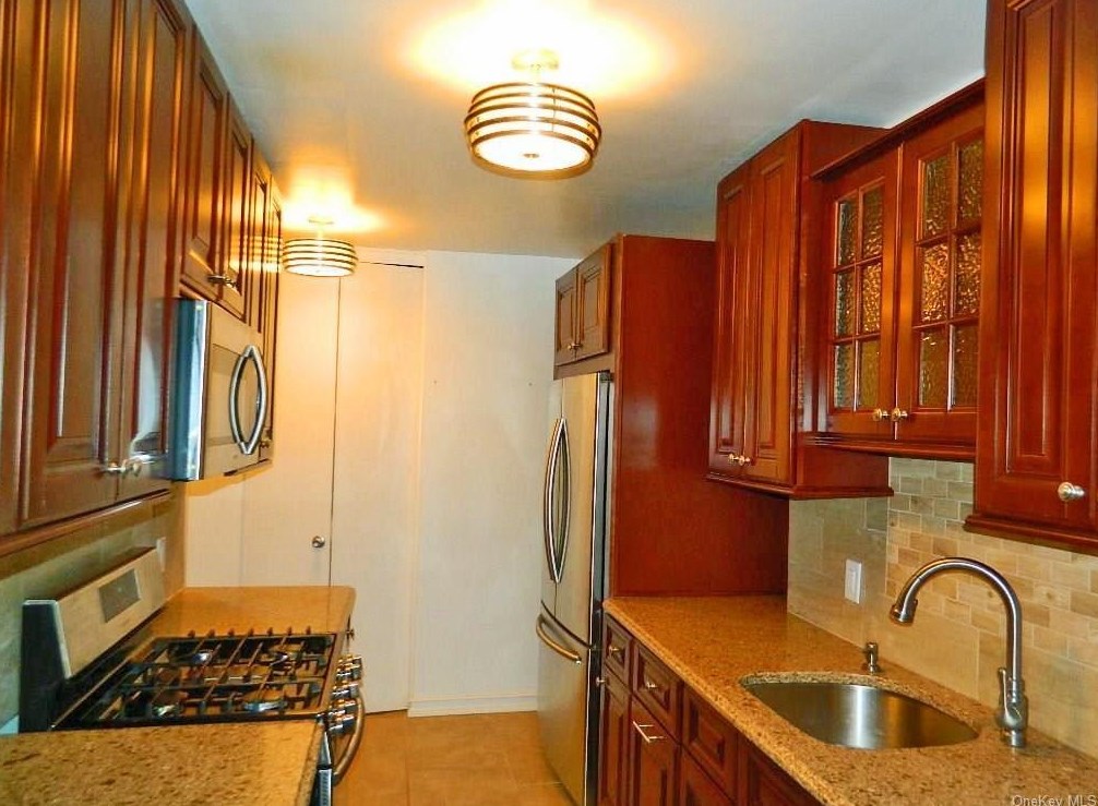 30 Lake St Apt 9g, White Plains, NY