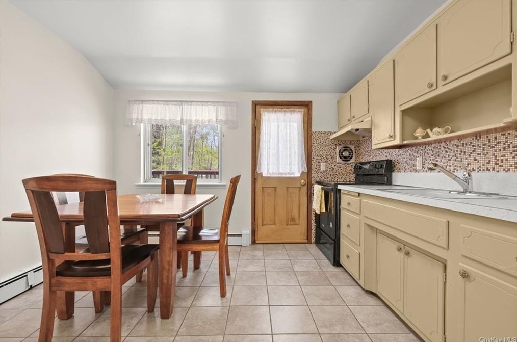 1 Minerva Ln, Mahopac, NY 10541