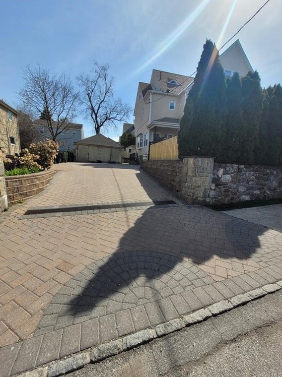 221 E Sidney Ave #2, Mount Vernon, NY 10550