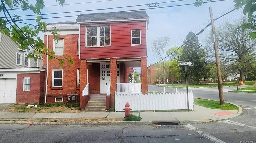48 Conklin St, Poughkeepsie, NY 12601