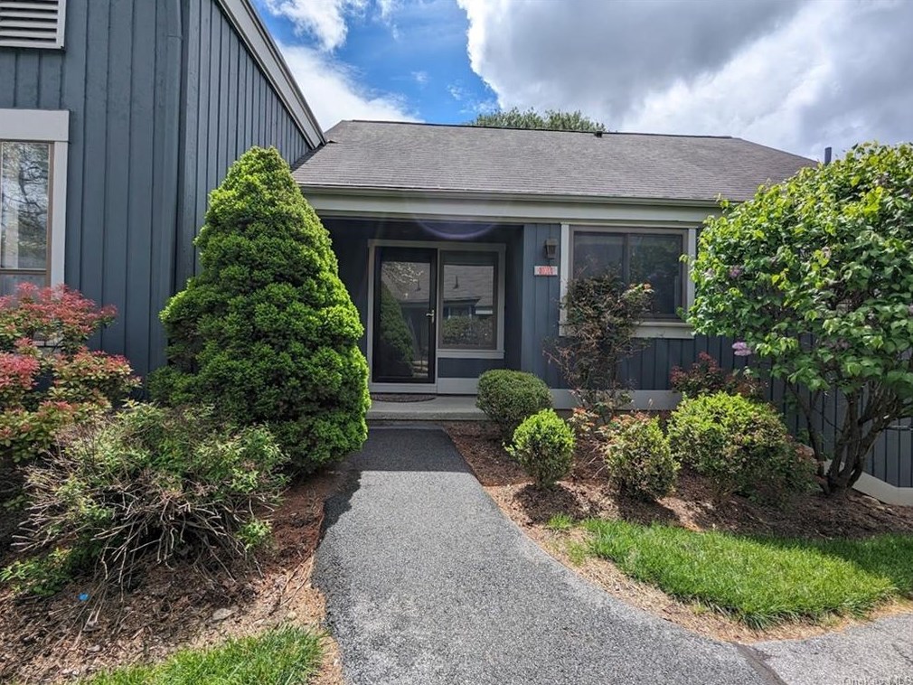 100 Heritage Hills #a, Somers Town, NY 10589