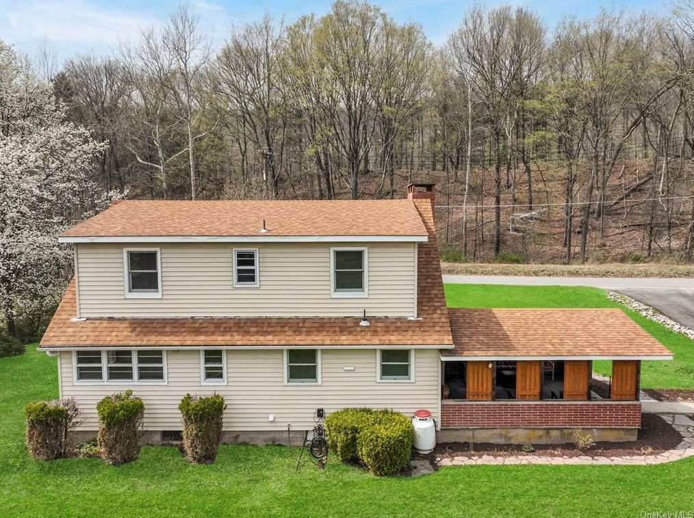 52 Canal Dr, Godeffroy, NY 12729