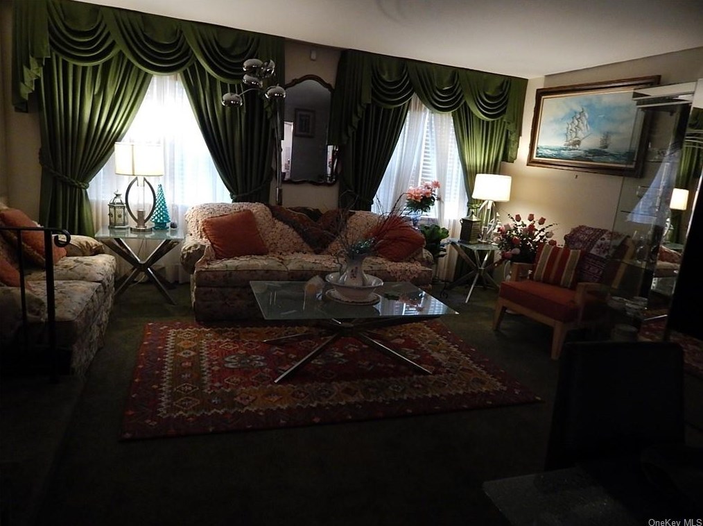 130 Glenwood Ave, Yonkers NY  10703-2649 exterior