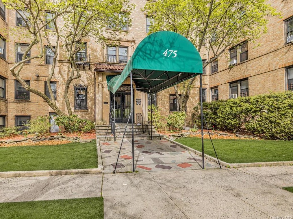 475 Bronx River Rd #4b, Yonkers, NY 10704