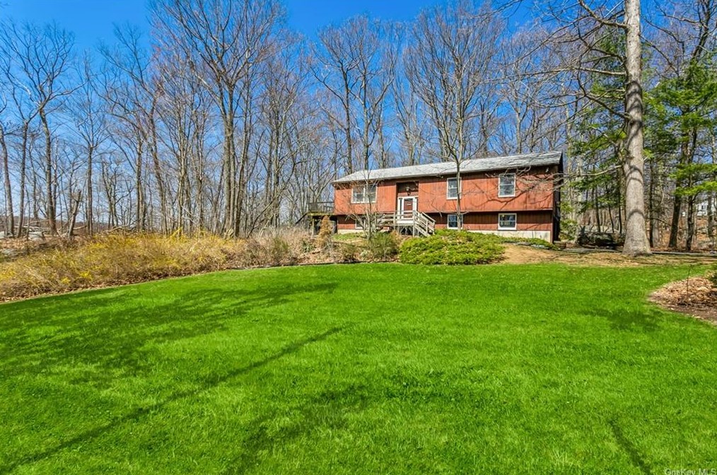 49 Mcmanus Rd S, Patterson, NY 12563