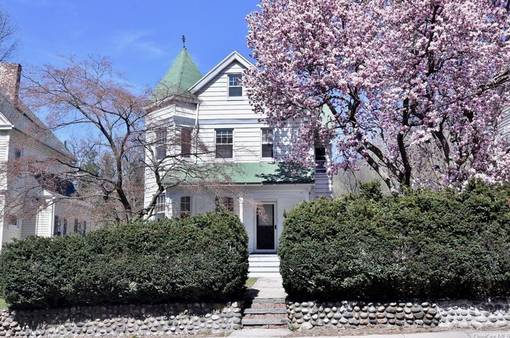 151 Ashford Ave, Dobbs Ferry, NY 10522
