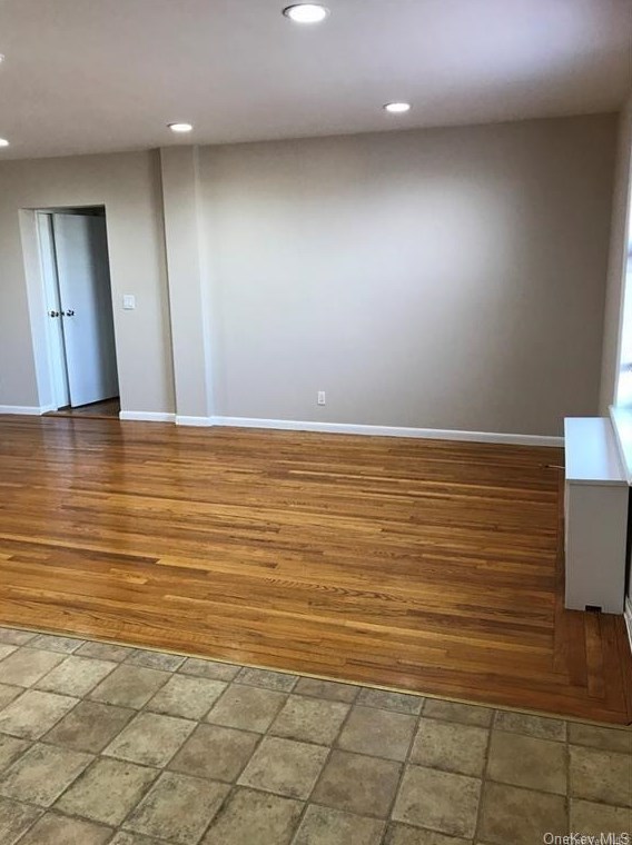 1 Elm St, Yonkers NY 10701-3932 exterior