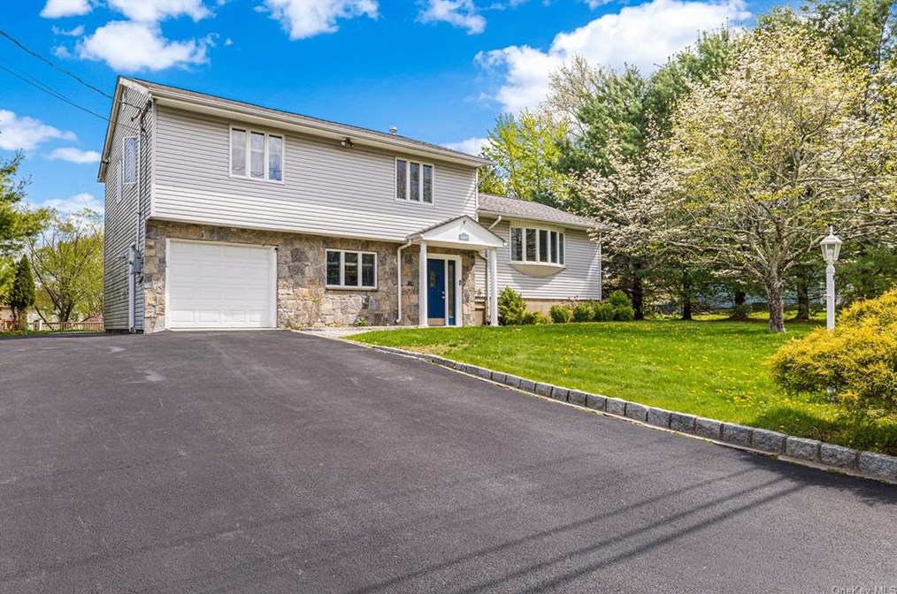3514 Katrina Dr, Yorktown Hgts, NY 10598
